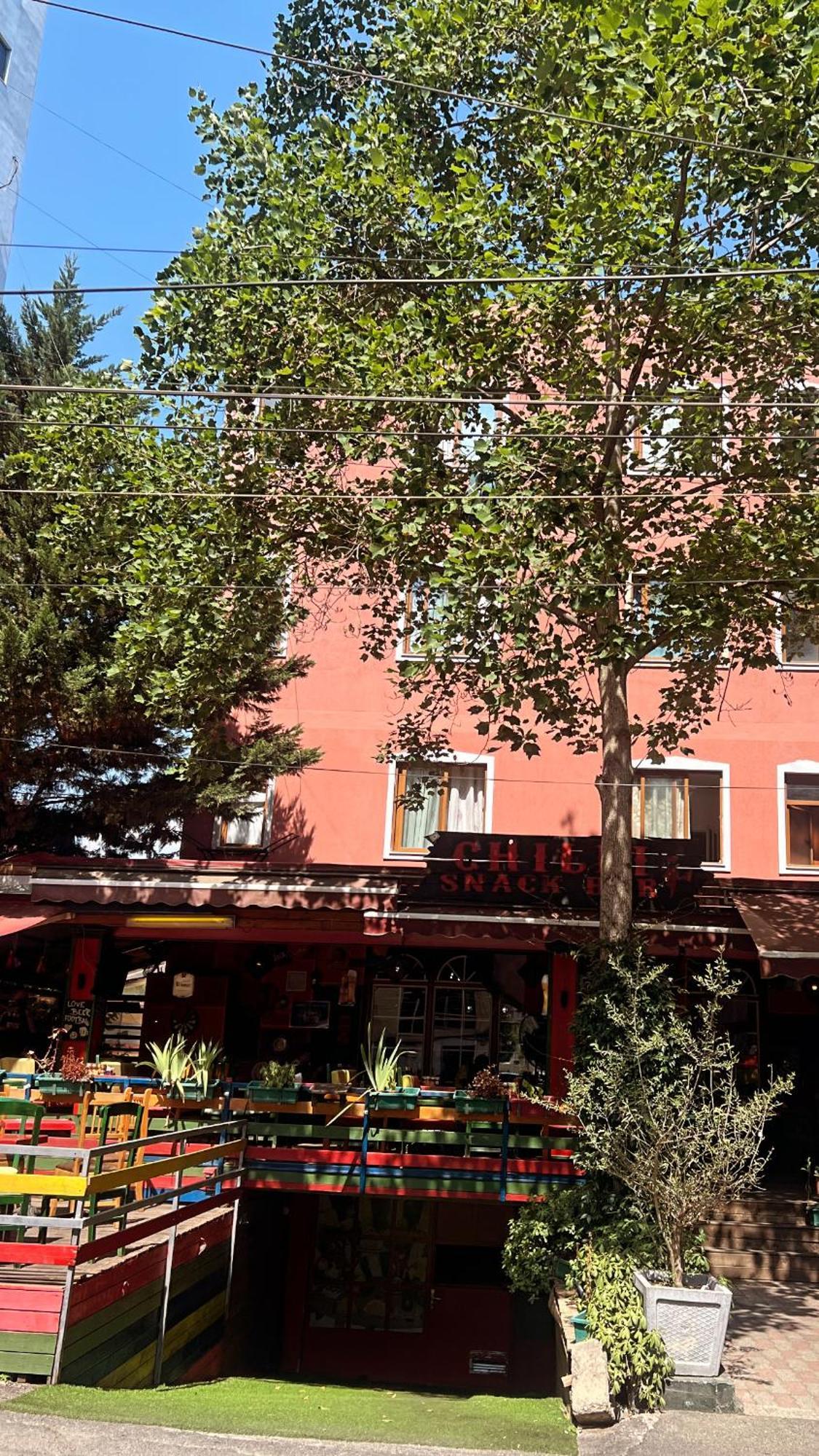 Hostel Chilli Tirana Exteriör bild